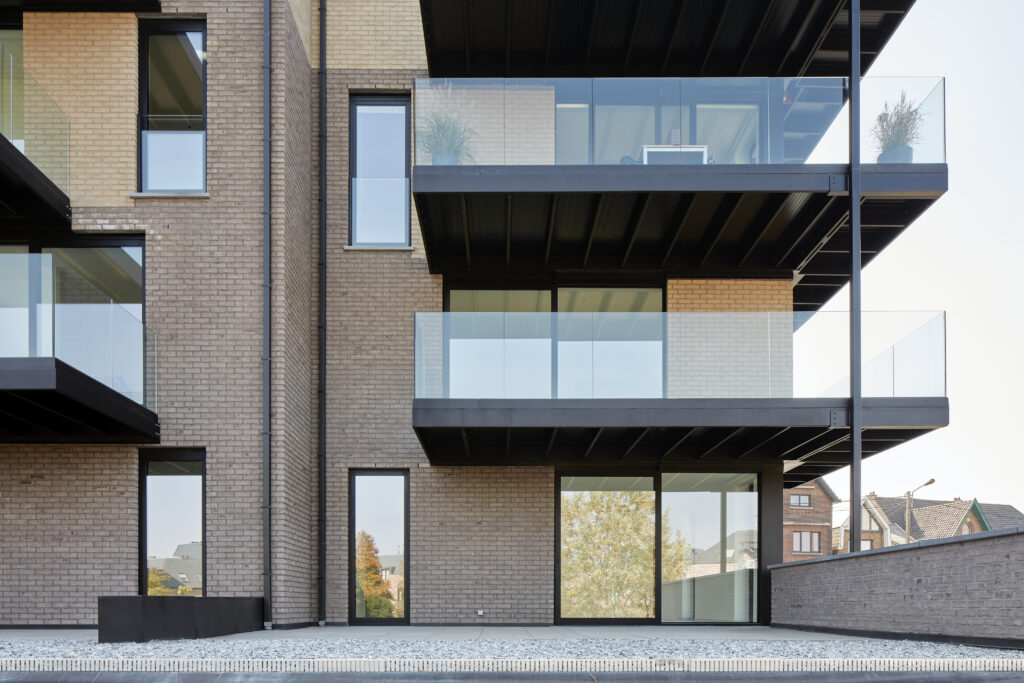 marcinelle appartementen uitkragende balkons